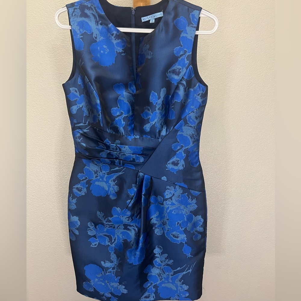Antonio Melanie sleeveless dress Navy blue and vibrant blue floral design size 6